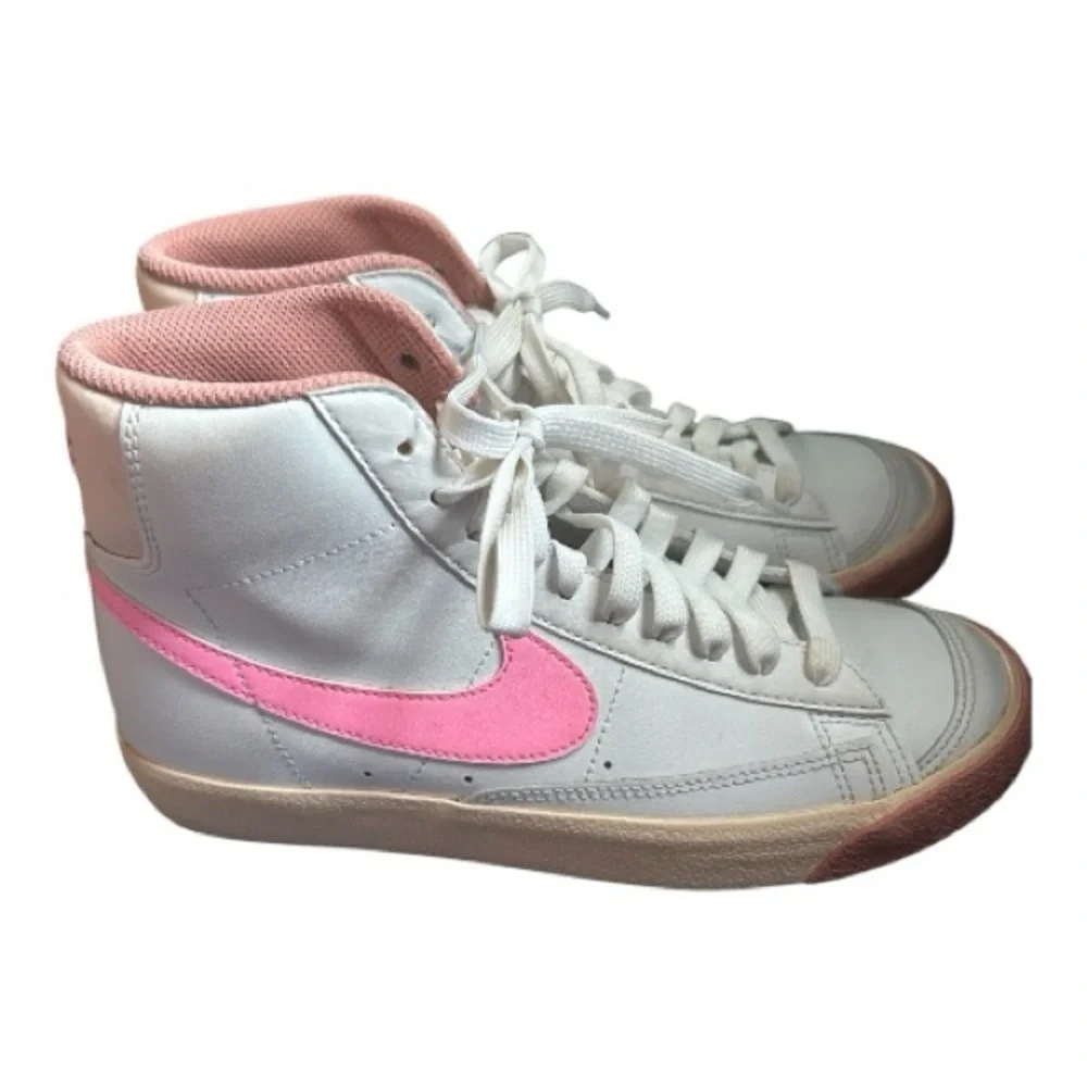 Nike kids high top Sneakers - White and Pink Sz 5.5Y